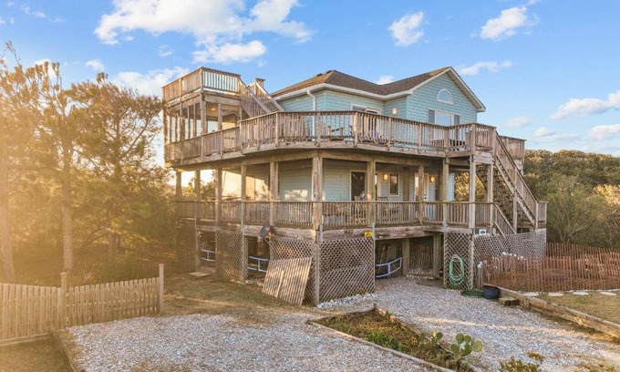 Corolla Casa | Oceanside, Ocean View, Pets Welcome, Wild Horses! 4x1620, Sunshine Day
