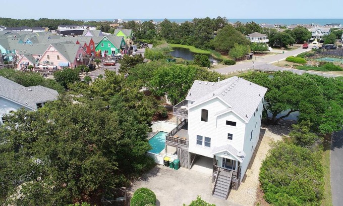 Corolla Light Casa | Oceanside, Pet Friendly, Private Pool, Hot Tub -17, Sugar Magnolia