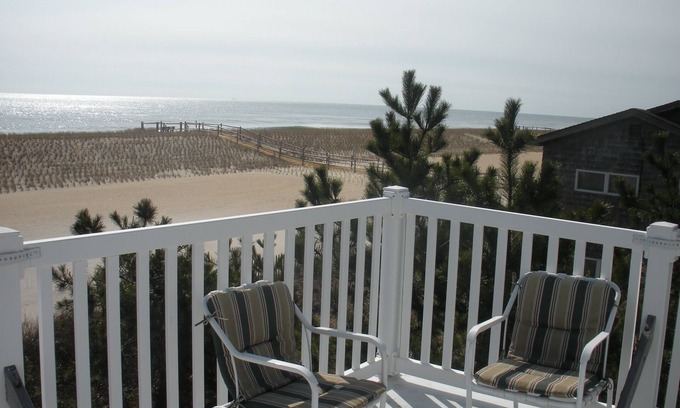 Harvey Cedars Casa | Oceanside, segundo de la playa, vista al mar 2do / 3er piso. 4 habitaciones