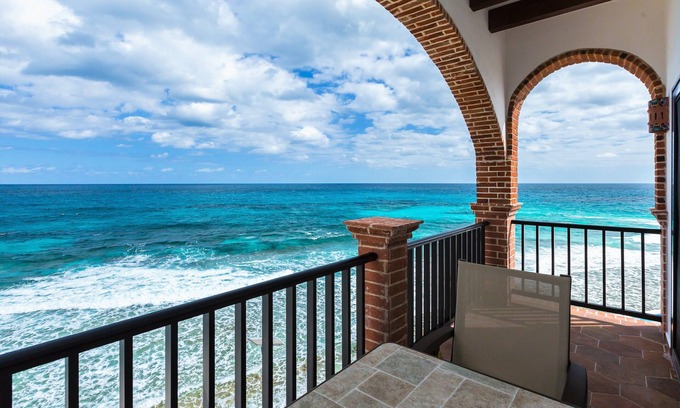 Centro - Supmza 001 Villa | Oceanside Villa "Cozumel" con aire acondicionado y piscina