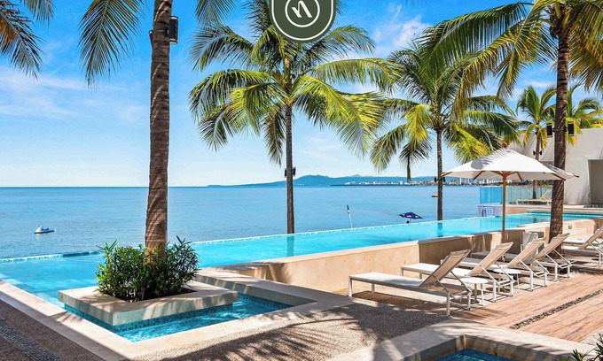 Colonia Olímpica Apartamento | Oceanview 1 BR Condo with Pools and Beach Access