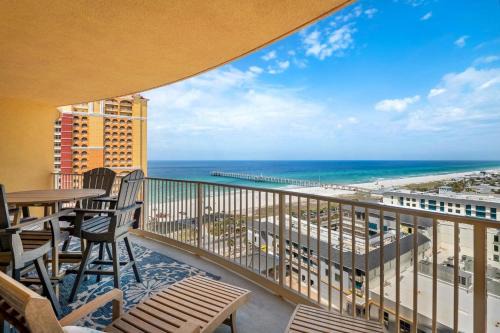 Panama City Beach Apartamento | Oceanview 3BR Near Pier Park, Pool and Hot Tub