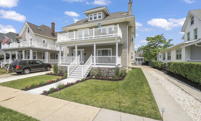 Wall Casa | Oceanview, 4 houses from beach! 6 beach passes, chairs and umbrellas included!