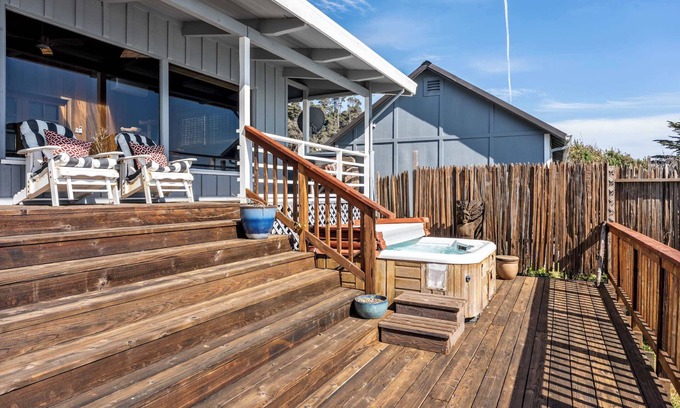 Gualala Casa | Oceanview Retreat w/Hot Tub, Patio, & EV Charger!