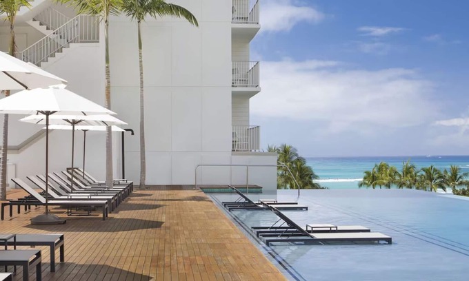 Honolulu Hotel | Oceanview Room w/ Stunning Diamond Head Vista