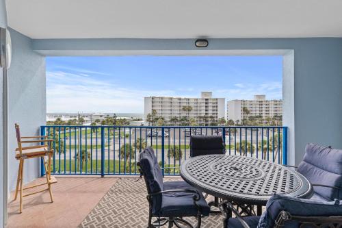 New Smyrna Beach Casa | Oceanwalk 2-502