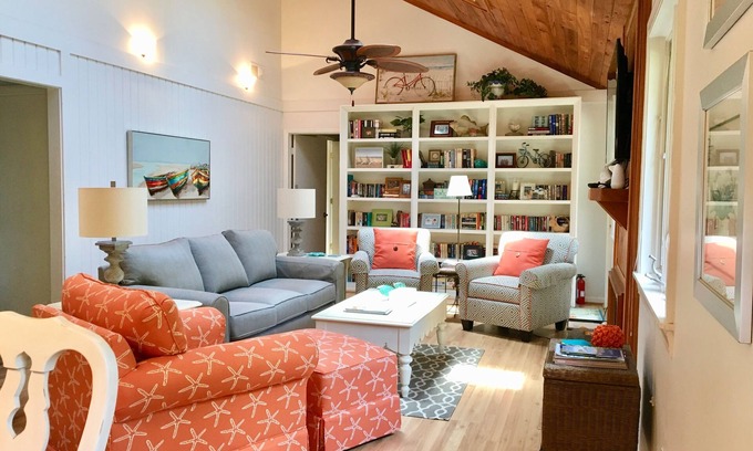 West Beach Cabaña | Oceanwoods 3bd / 2bth con porche de pantalla ampliada, WiFi, ¡actualizado!