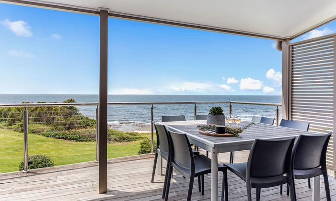 Gerroa Casa | OCEANZEDGE - Ultimate Oceanfront - Cosy fireplace