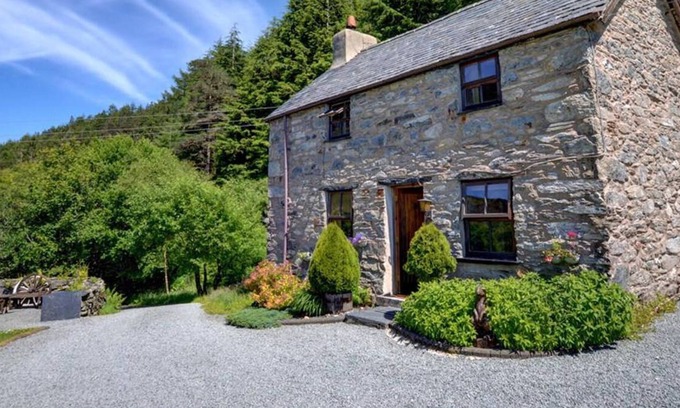 Trefriw Casa | En una de las partes más hermosas del Parque Nacional de Snowdonia, cerca de Llanrwst, se encuentra Ochr y Foel, una propiedad independiente.