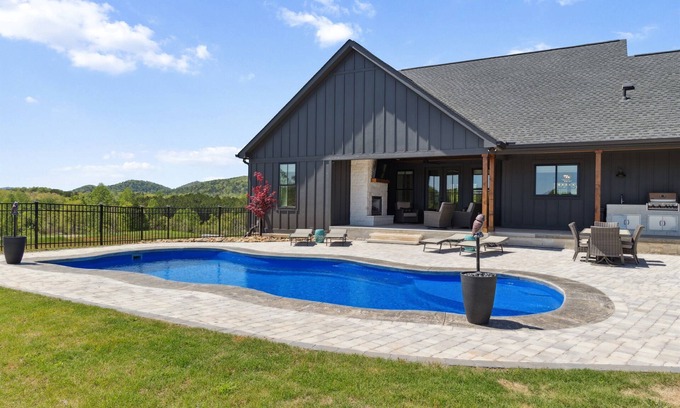 Westminster Casa | Oconee Belle w/ Pool and Mountain View+ sleeps 10