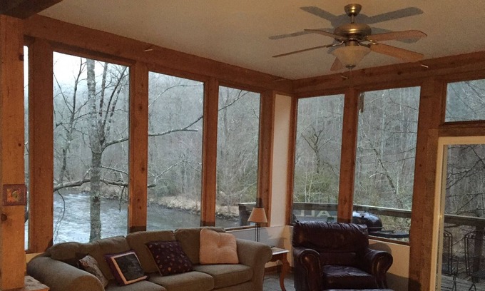 Bryson City Cabina | October-peak leaf colors NantahalaRiver!! Fishing/Views/Hiking/Paddling/Campfire