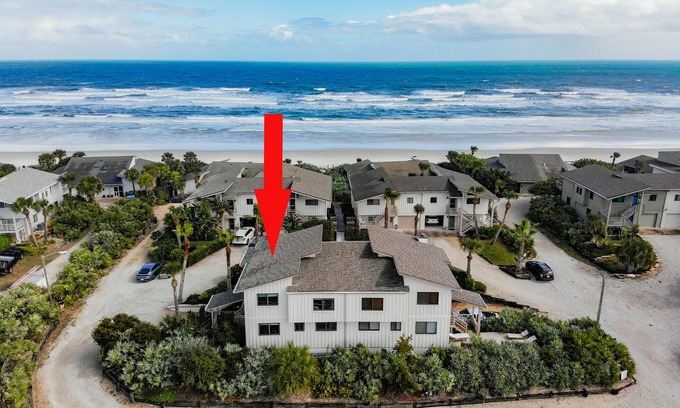 Sea Dunes Condominio | Octopus Garden, A Luxurious Townhome Overlooking Pool! Ocean Views!