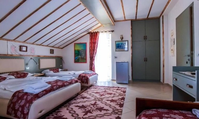 Sarande Hotel | Oda's Room