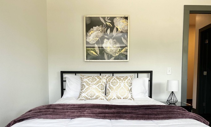 West Des Moines Apartamento | ✧Odyssey at Keystone | Stupefying 1BD Apartment✧