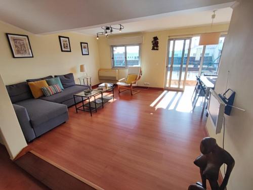 Paco De Arcos Apartamento | Oeiras, 2 bedroom apartment w balcony and barbecue next to Parque dos Poetas