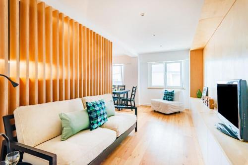 Paco De Arcos Apartamento | Oeiras Spacious and Coastal Flat
