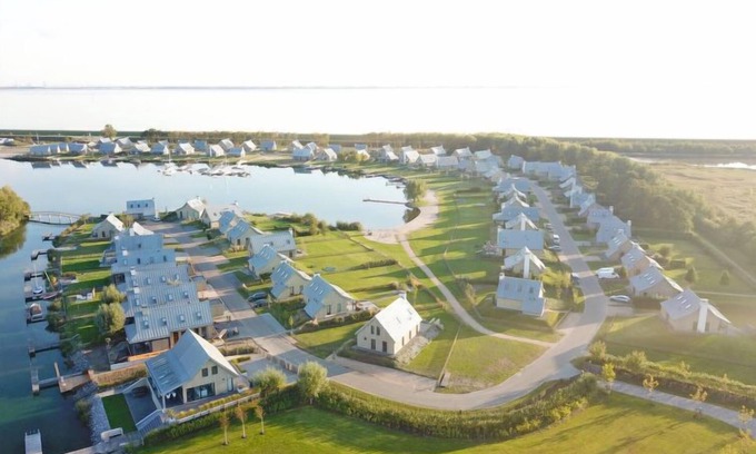 Tholen Casa | Oesterdam Resort by Interhome