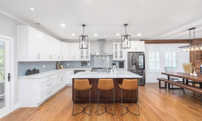 Roswell Casa | ❤️ of Roswell, walking distance to restaurants, pub, ☕️ shops and trails!