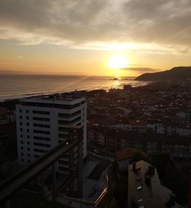Zarautz Apartamento | OFERTA ESPECIAL ÚLTIMA HORA - SARAKATUA15 - vistas espectaculares - familias y parejas - 2 dormitorios independientes - amplio salón cocina comedor - tarjeta parking OTA GRATIS - Julio y agosto estancia mínima 7 noches de domingo a domingo -