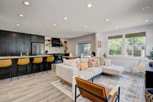 Southeast Boise Casa | Off-Broadway - Modern woutdoor haven