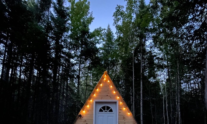 Monson Cabina | Off grid A-frame cabin nestled in the Maine woods