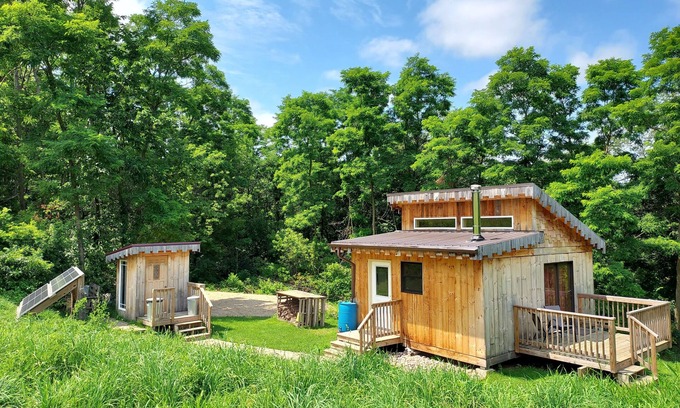 Soldiers Grove Cabina | Off-grid Cabin in the Heart of the Driftless