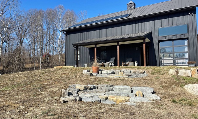 Cynthiana Casa | Off-Grid Experience in Bainbridge Ohio. Close to lakes and trails.