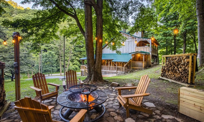 Ansted Cabina | OFF GRID GETAWAY! BRING ATV..Mountain cabin close to New River Gorge.