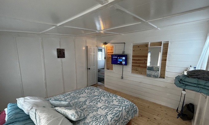 Ainaloa Cabina | Off Grid Hawaiian Cabin in the Rainforest!