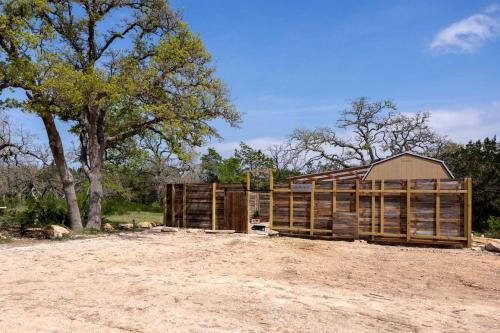 Wimberley Casa | Off-Grid Luxurious Tiny Cabin with Incredible Outdoor and Indoor in Texas