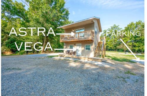 Newport Casa | Off-Grid Tiny House with Fire Pit and Countryside Views in Tennessee
