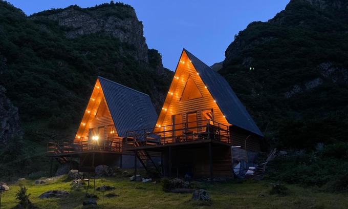 Kazbegi Cabina | Off Inn Kazbegi - cottages