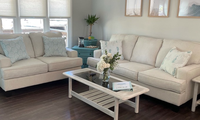 Tranquil Harbour Casa | Off The Hook-renovated dog friendly listing!