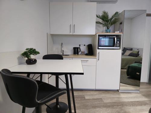 Ramstein-Miesenbach Apartamento | Offbase Lodging No7