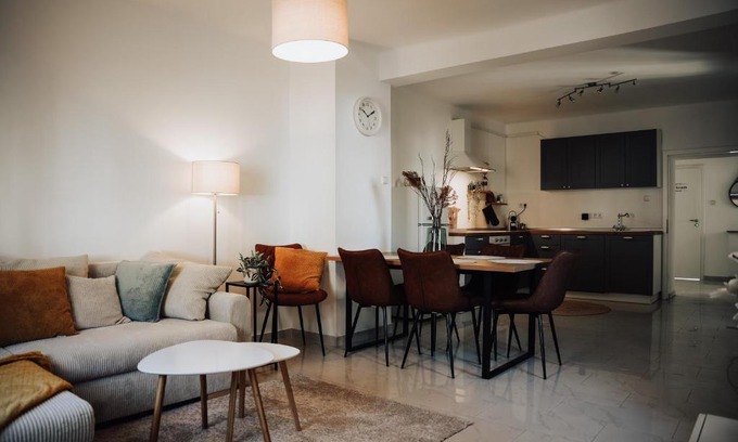 Ramstein-Miesenbach Casa | Offenes Stilvolles Stadthaus