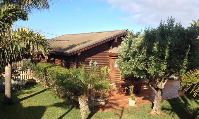 Tacoronte Chalet De Esquí | NORDIC HOUSE NEAR THE BEACH IN QUIET NEIGHBORHOOD, ALL AMENITIES