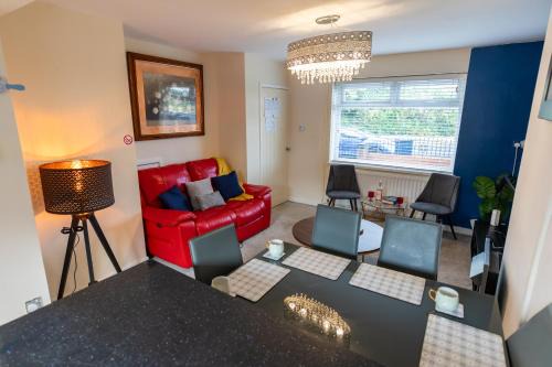 Sunderland Casa | OG Stays II- 3bedroom House Near Nissan & Stadium, Free Parking