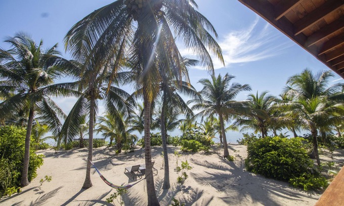 Placentia Cabina | OHANA KUKNAT BEACHFRONT cabin IN PLACENCIA village, clean, quiet, safe, private.