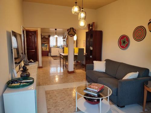 Nungua Casa | Oheneba Tema - Luxury Hot -Tub Retreat with Wi-Fi