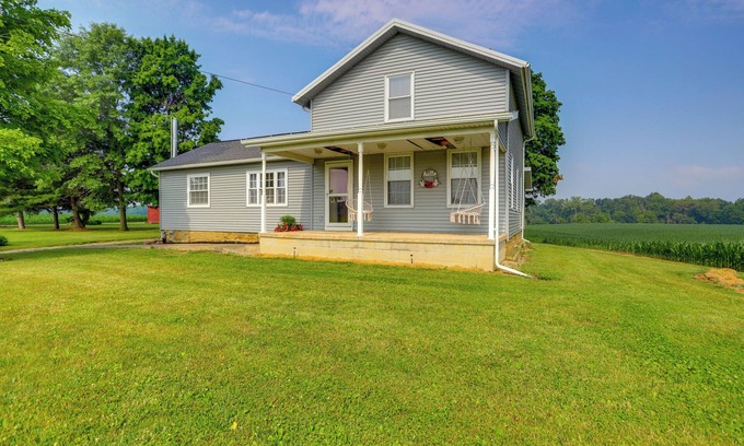 New Haven Huron County Casa | Ohio Farmhouse Retreat w/ Fire Pit & Patio