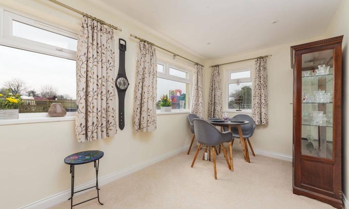 Ballaugh Cabaña | Oie Vie Cottage - A cosy, pet-friendly retreat for two, set in the Manx countryside. Mobility-frien