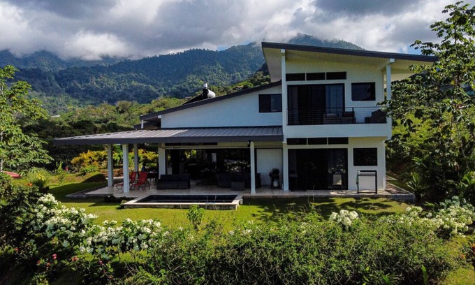 Ciudad Cortés Casa | Ojochal Mountain & Ocean 360 views Spacious