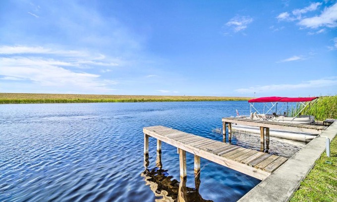 Okeechobee Casa | Okeechobee Cabin in Waterfront Community with Dock!
