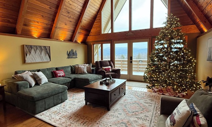 Cuttingsville Casa | Okemo&Killington Retreat 90acre Private Mountain Getaway! Breathtaking View!