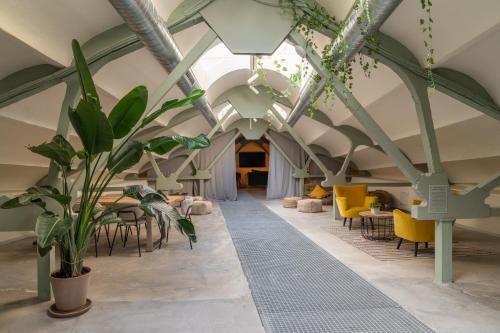Moncloa-Aravaca Casa | Ola Living Hostal Tetuan