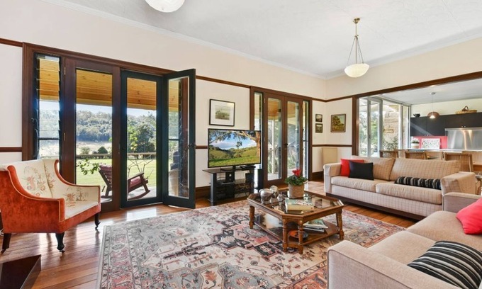 Wollombi Otro | 'Old Byora Vineyard' | Luxury Homestead | Sleeps 10 | 5 mins from Wollombi