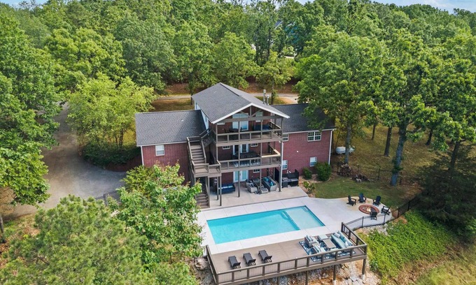 Rogers Casa | Old Campbell Cove, Beaver Lake| Pool | Hot Tub