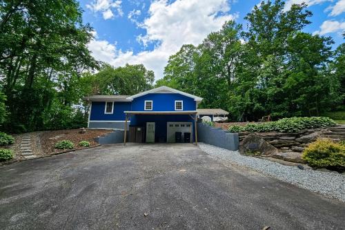 Hendersonville Casa | Old Cannon Retreat