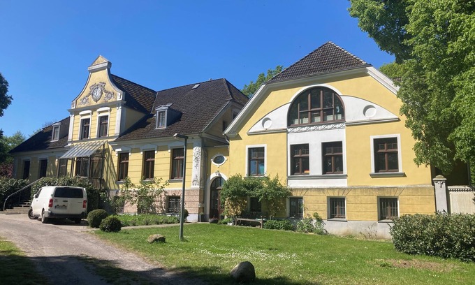 Parchtitz Apartamento | Old charm with a breath of fresh air in the manor house