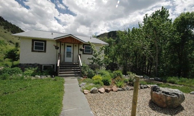 Pray Casa | Viejo Chico Cottage, Creekside y Agua Caliente resortes